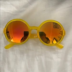 Yellow round sunglasses